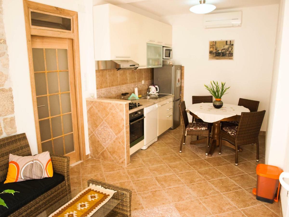 House Nataniel In Omis Near Sea公寓 外观 照片