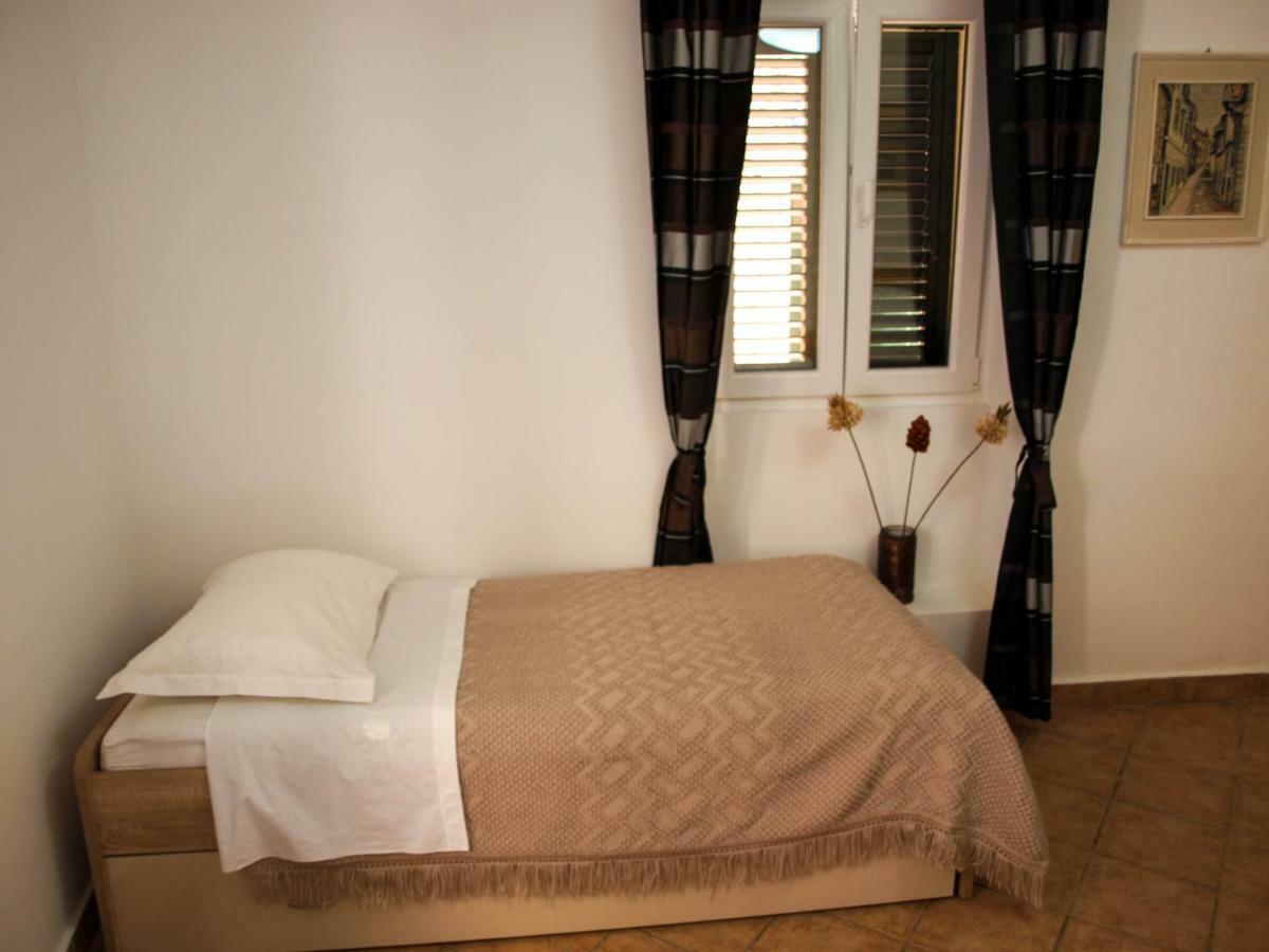 House Nataniel In Omis Near Sea公寓 外观 照片